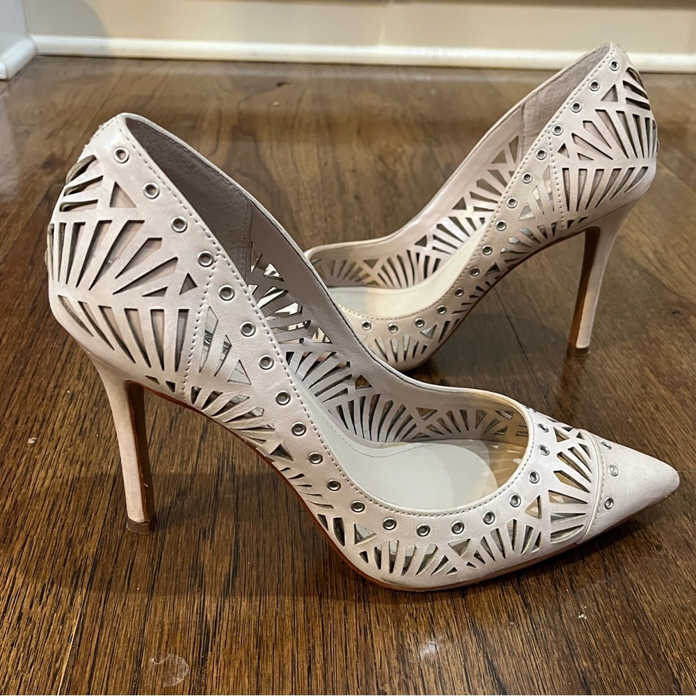 BCBG Leather Nude laser EUC cutout heels silver grommets size 8